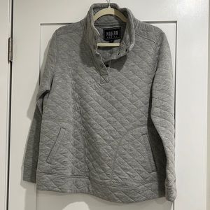 Casual grey pullover with buttons